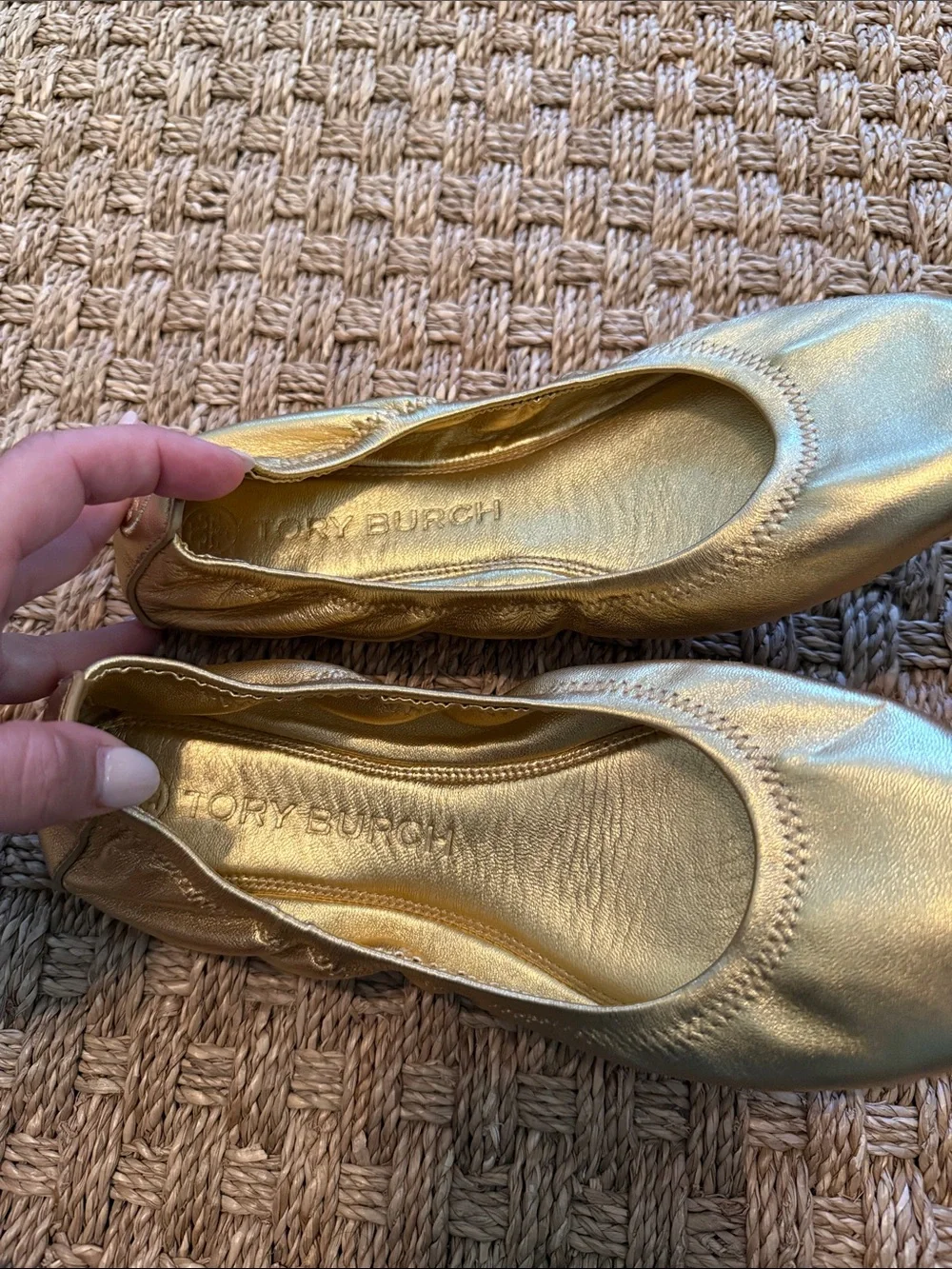 Tory Burch Metallic Gold Round-Toe Ballet Flats size 8.